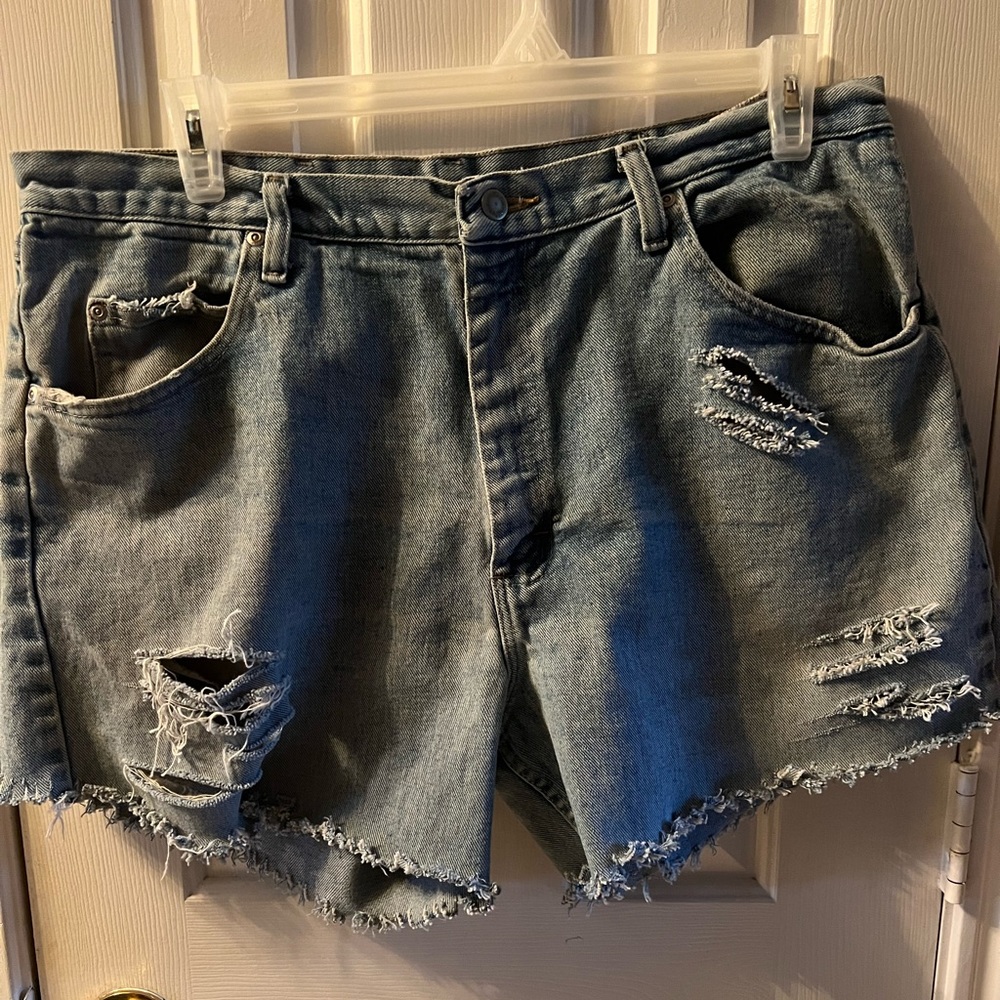 Wrangler Cut Off Mens Jean Shorts 16/17 Mens 38 distressed